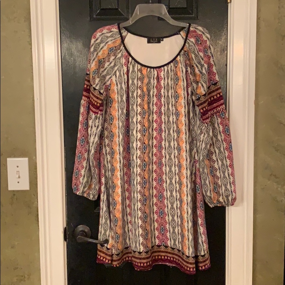 Beautiful print long sleeve dress Medium